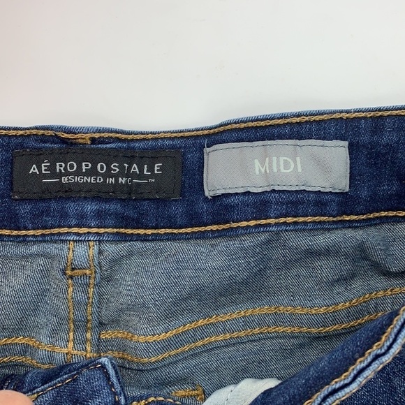 Aeropostale Jean Short MIDI Distressed- Sz 4 - Picture 3 of 5